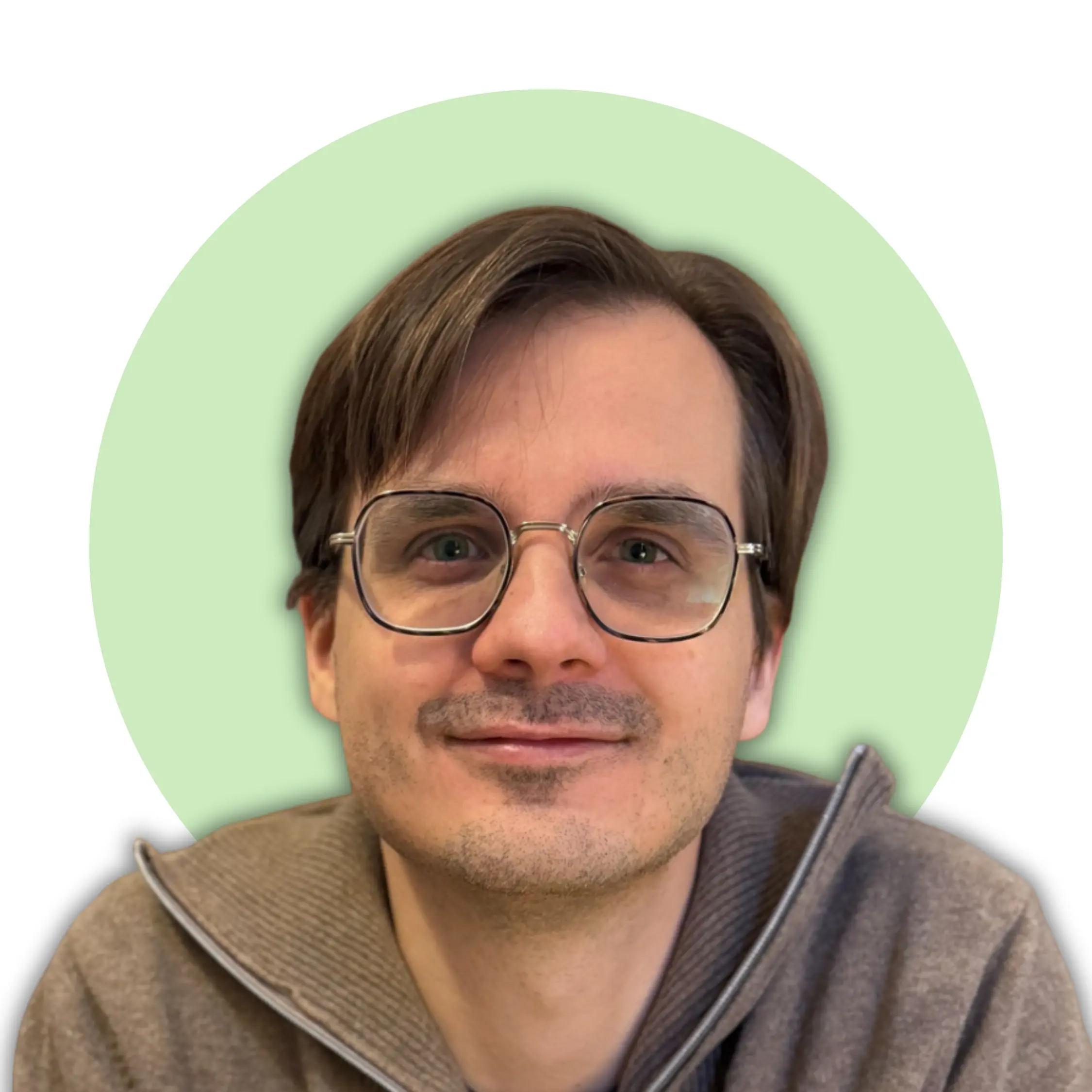 Marcin Grudziński – psychoterapeuta CBT, terapia indywidualna i dla par online w Emotely